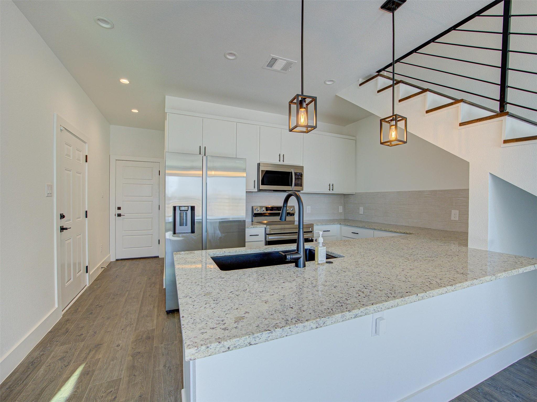 20507 Bonanza St #b Property Photo 12