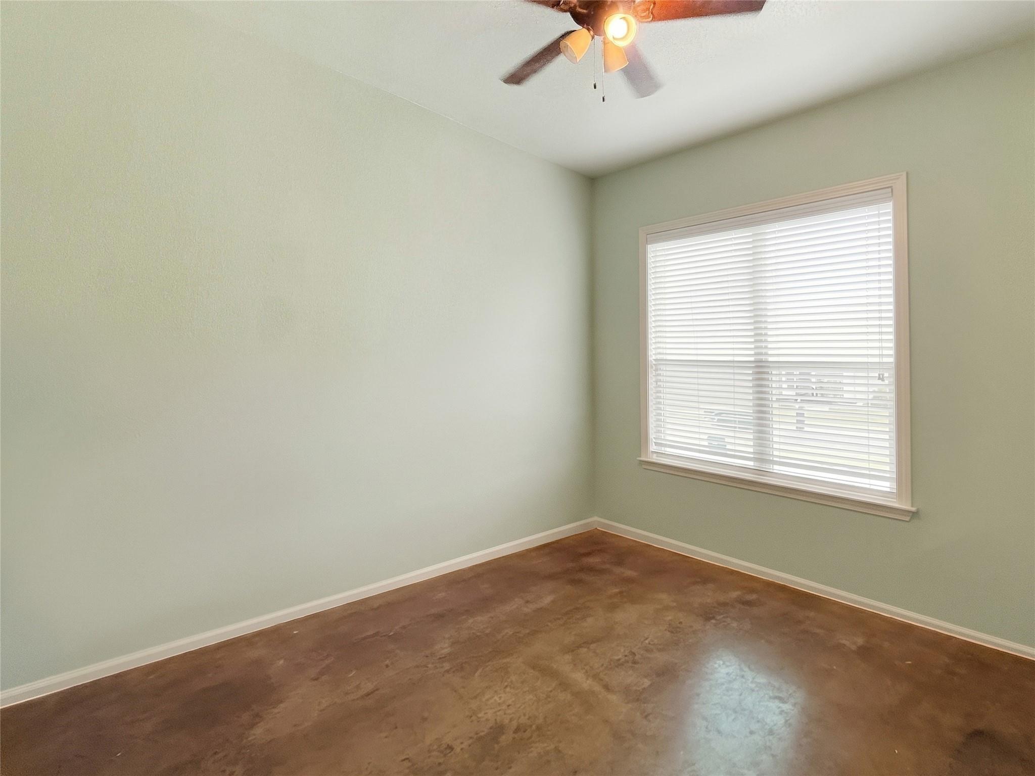 292 Cardinal Dr Property Photo 4