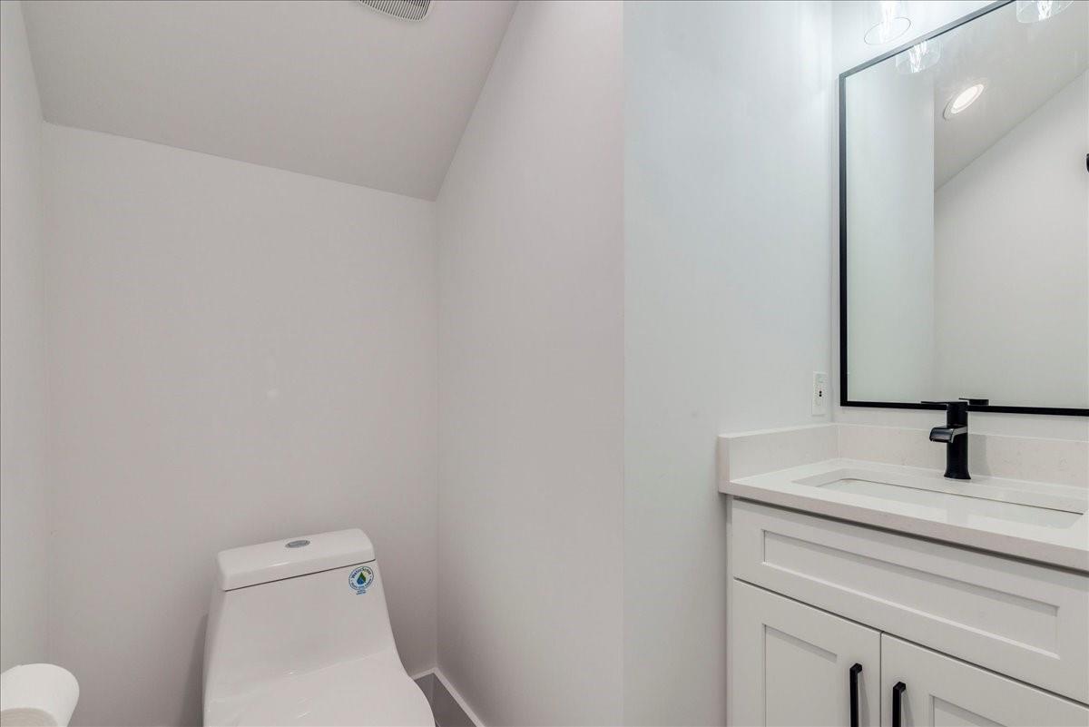 2302 Maxwell Ln #2 Property Photo 11