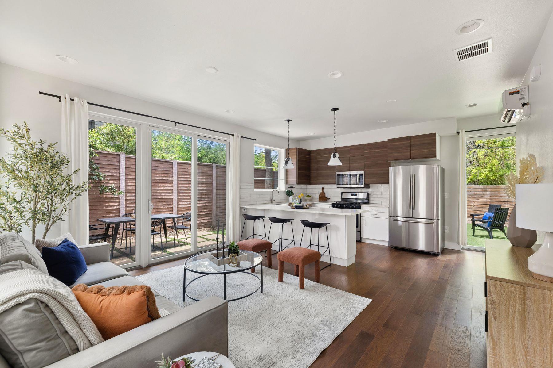 1604 Haskell St #2