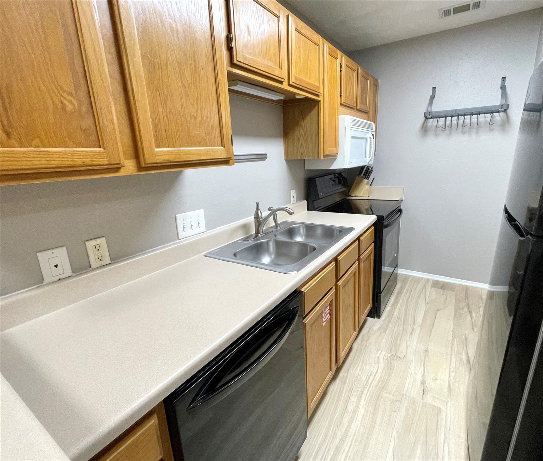 3115 Helms St 104 Property Photo 16