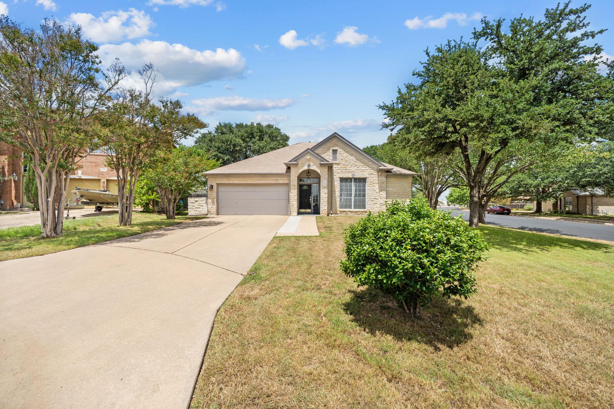 1600 Viki Lynn Ct Property Photo 2