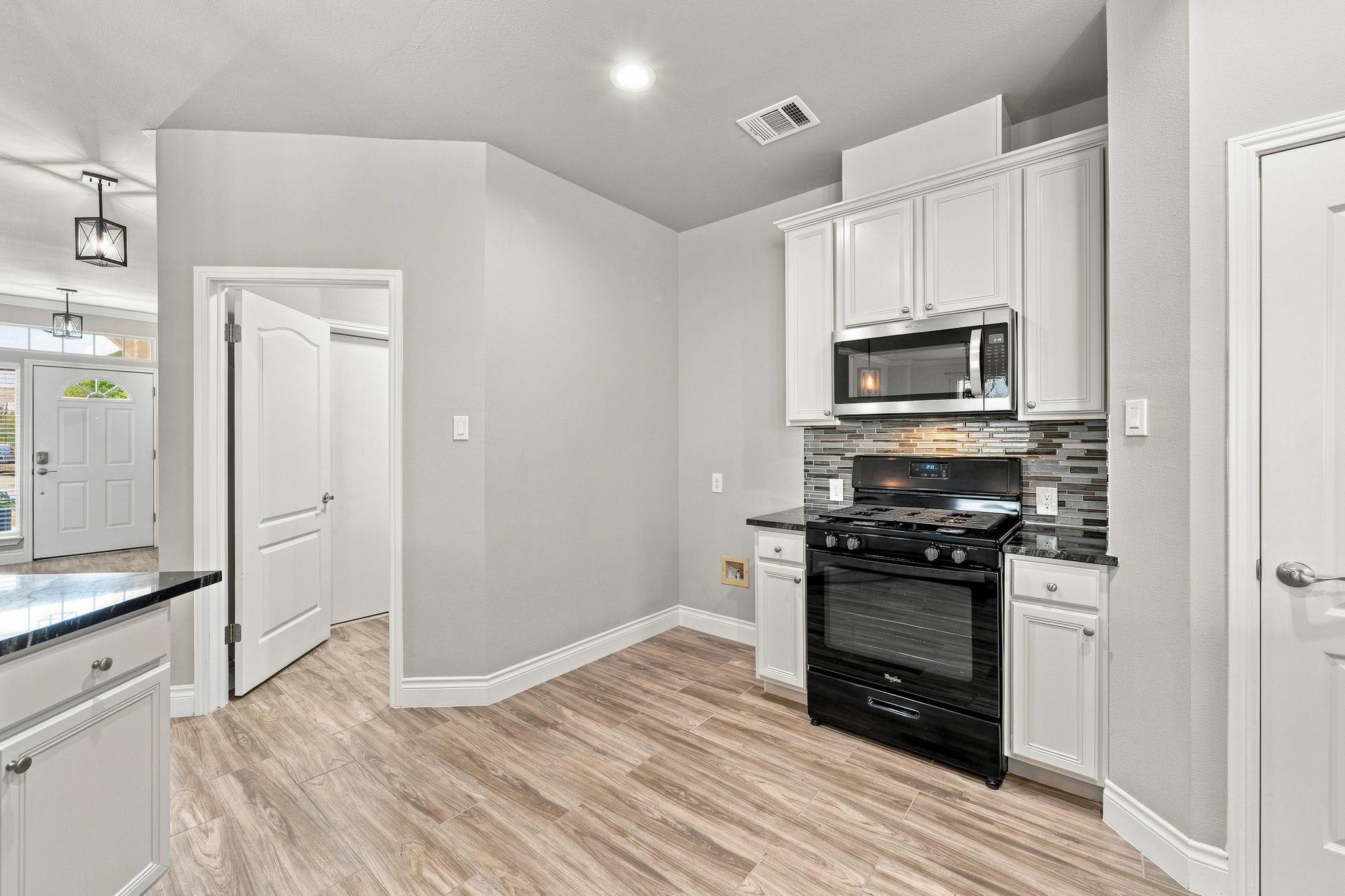 1600 Viki Lynn Ct Property Photo 18