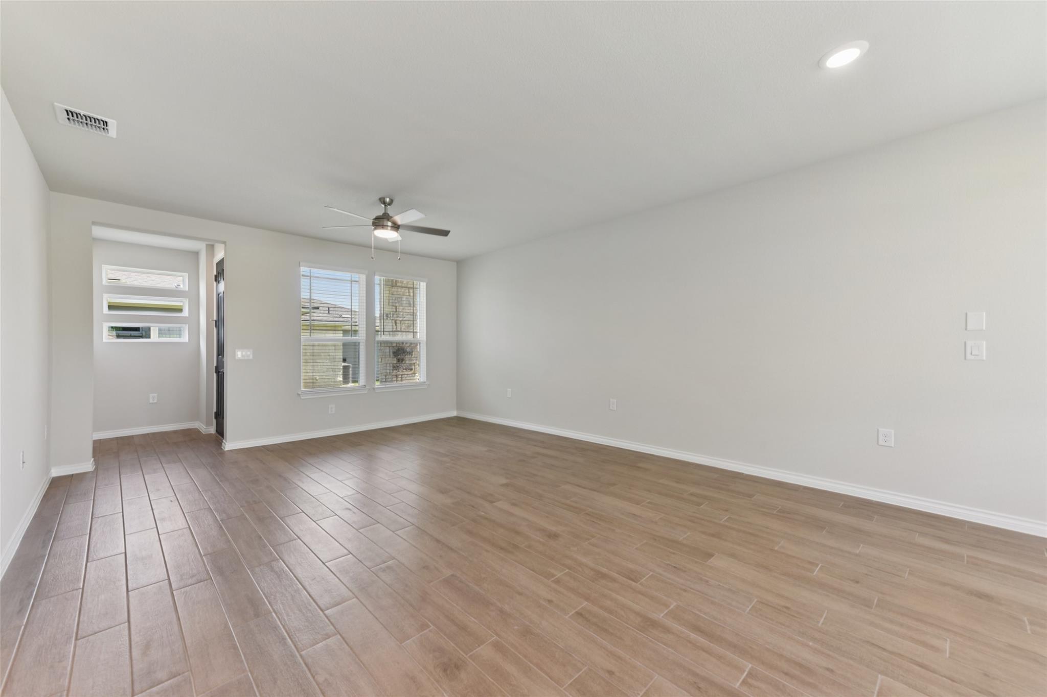 105 Antoinette Way #103 Property Photo 2