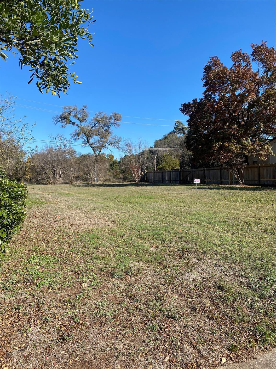 5104 Summerset Trl Property Photo 2