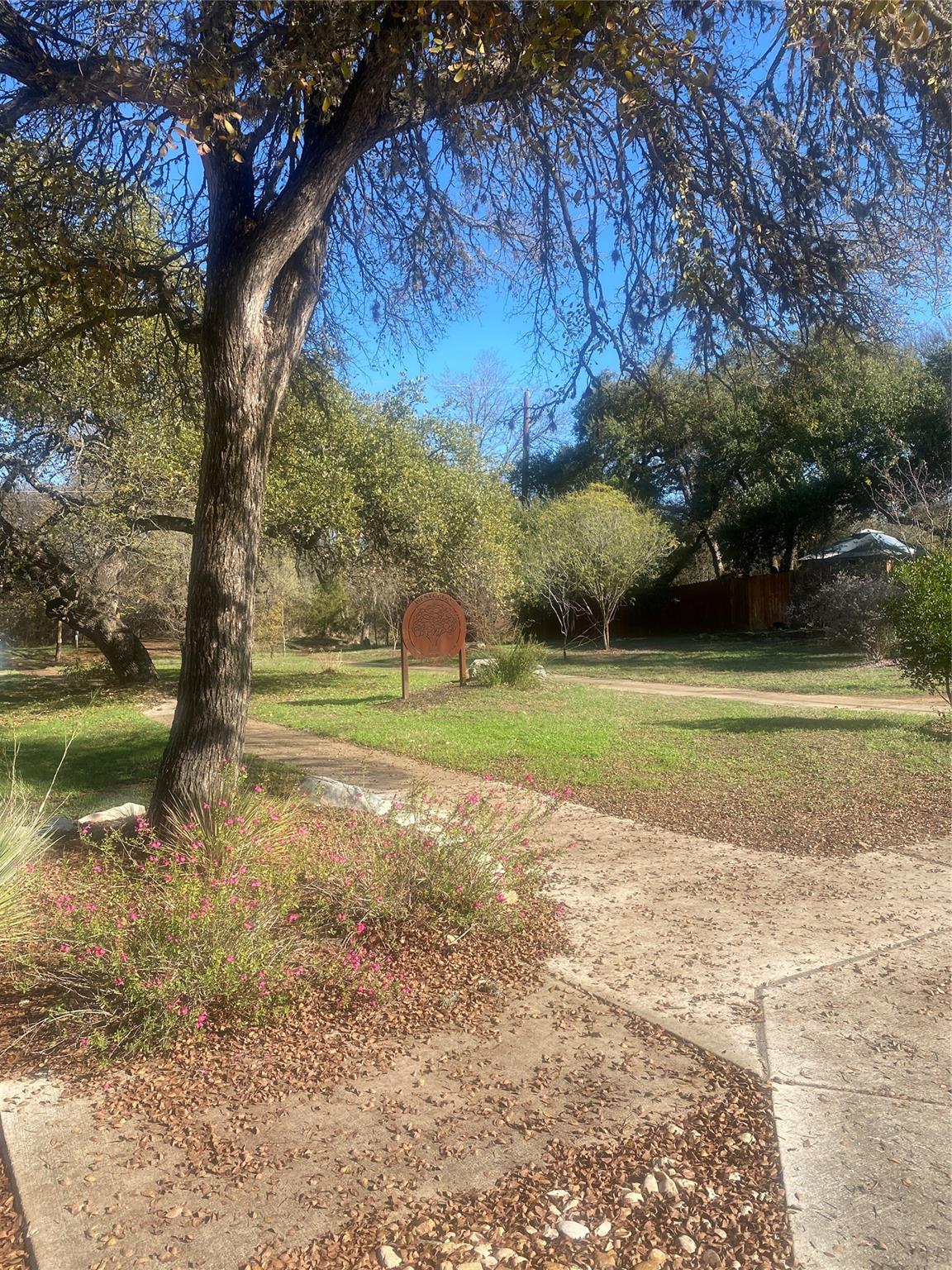 5104 Summerset Trl Property Photo 6
