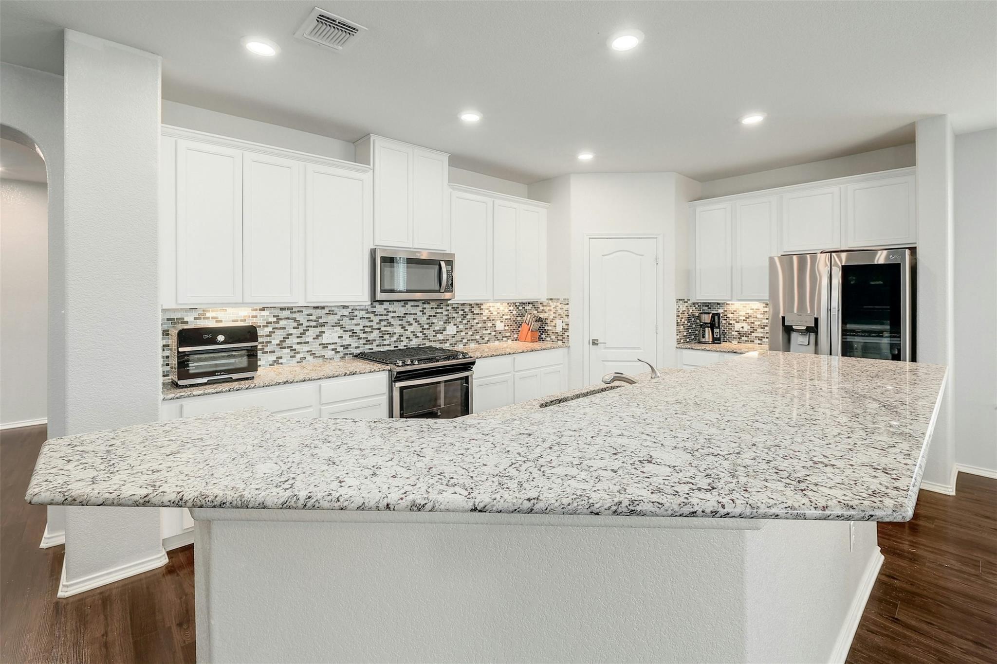 1228 Brenham Ln Property Photo 2
