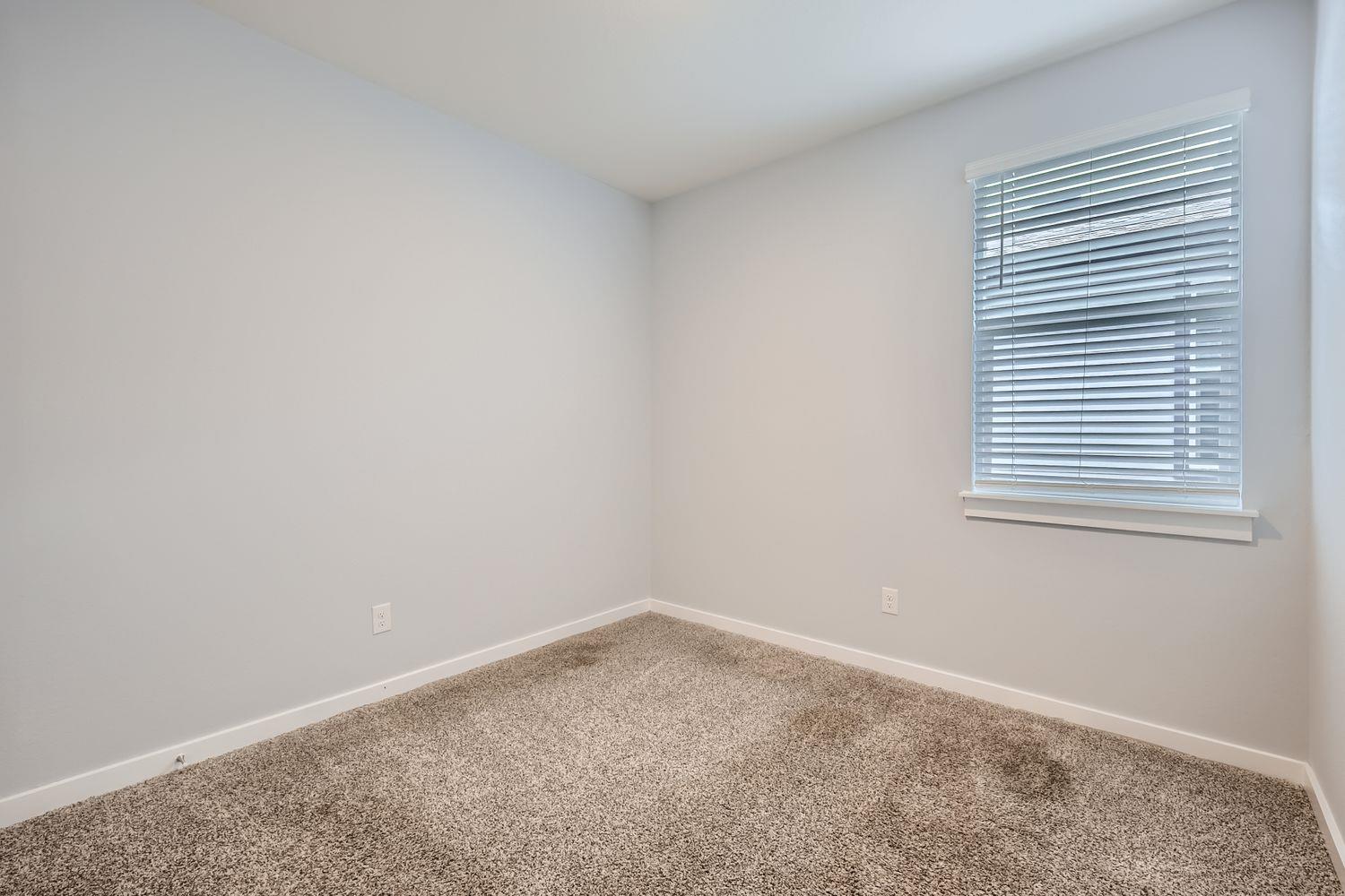 222 New Hampton Way Property Photo 23