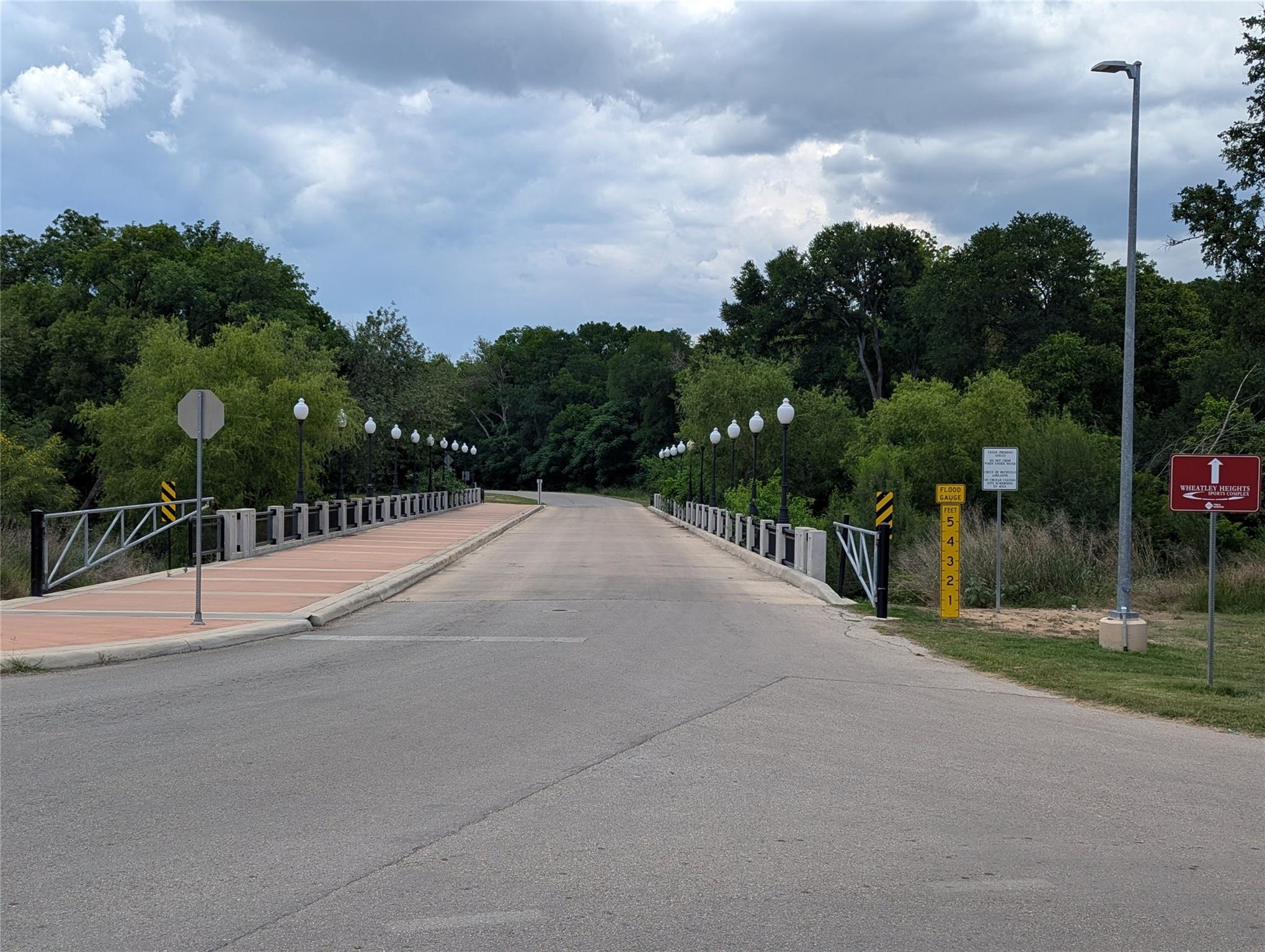 523 E Bundy St Property Photo 8