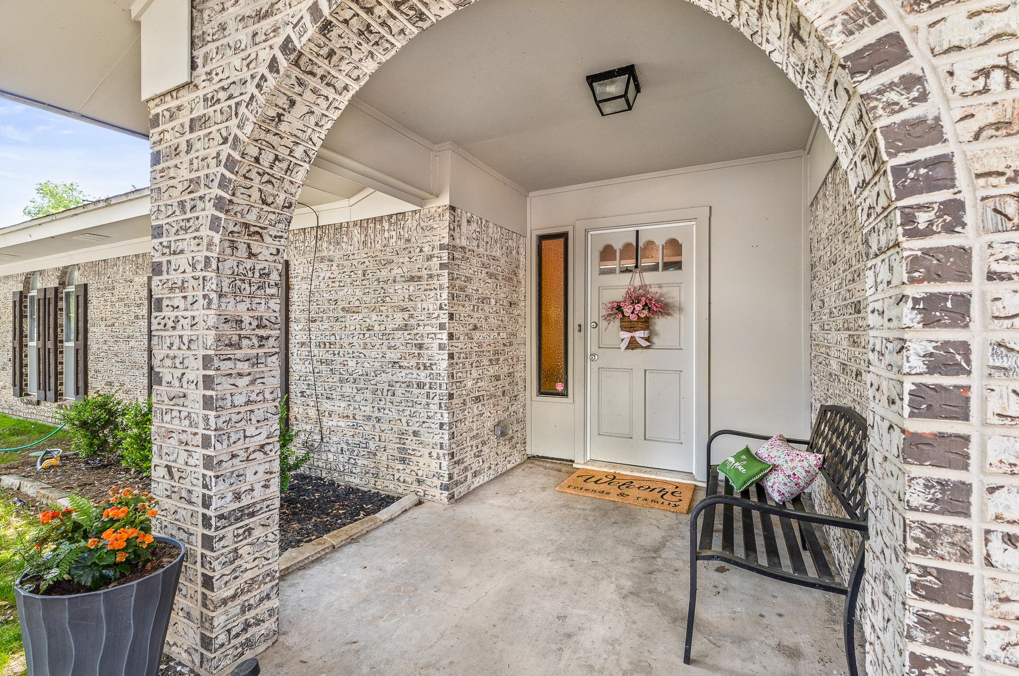 428 Carothers St Property Photo 4