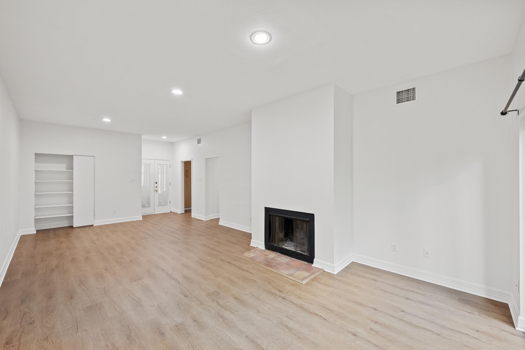 409 E 38th St #101 Property Photo 7