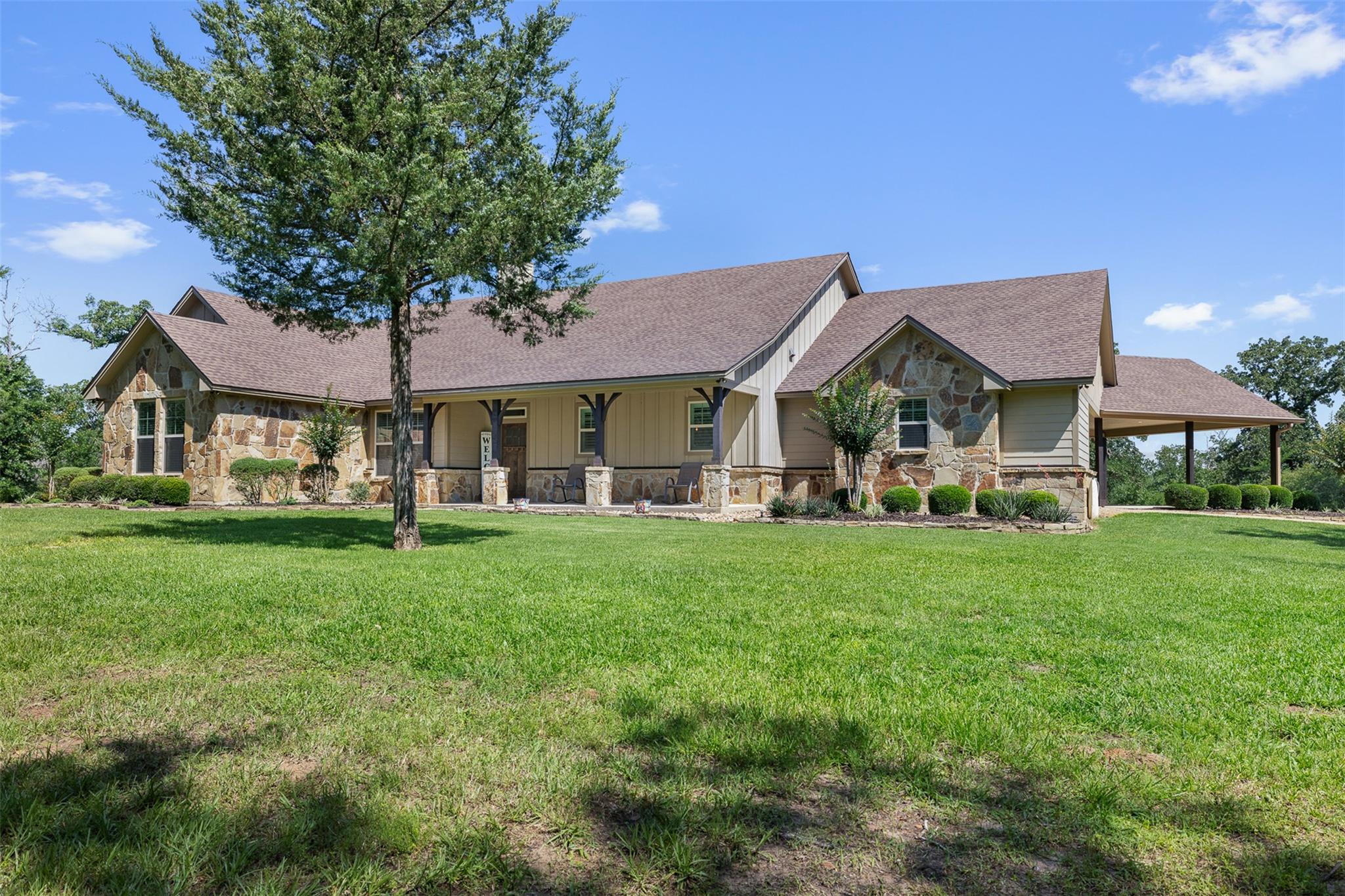 1306 22 Hills Rd Property Photo 1