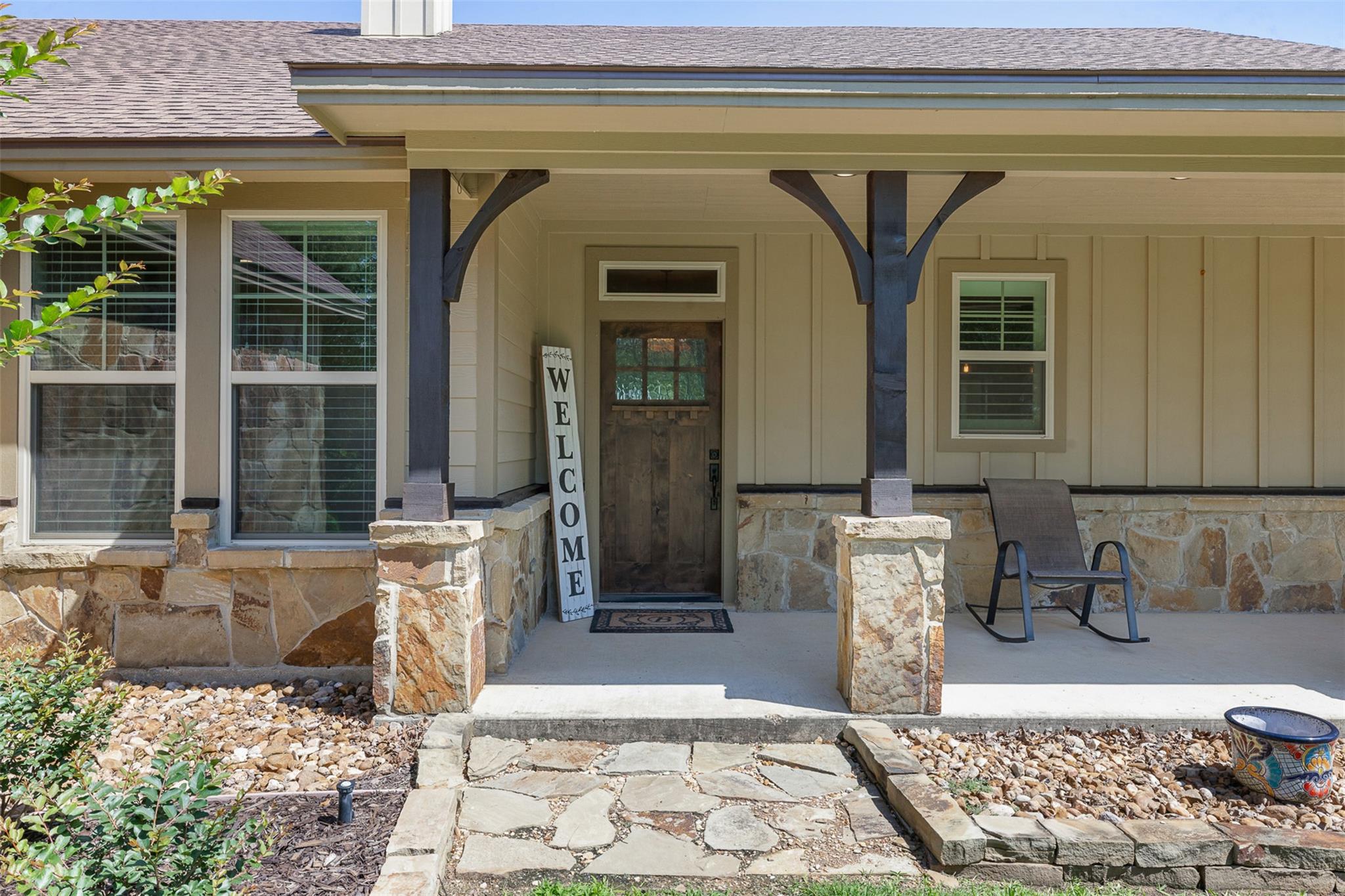1306 22 Hills Rd Property Photo 2