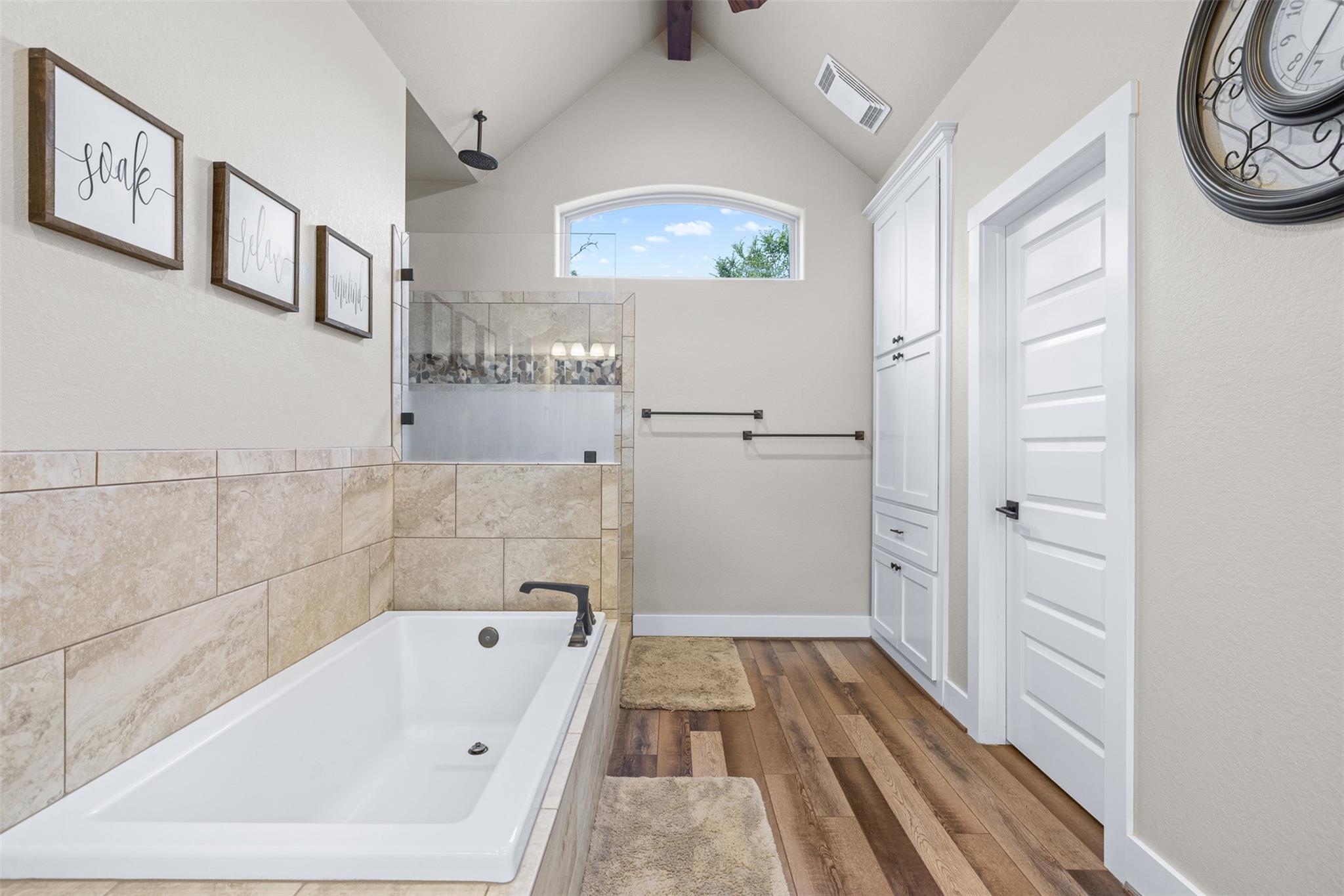 1306 22 Hills Rd Property Photo 4