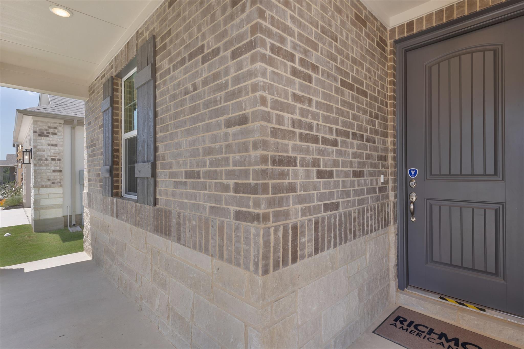 540 Raleigh Dr Property Photo 3