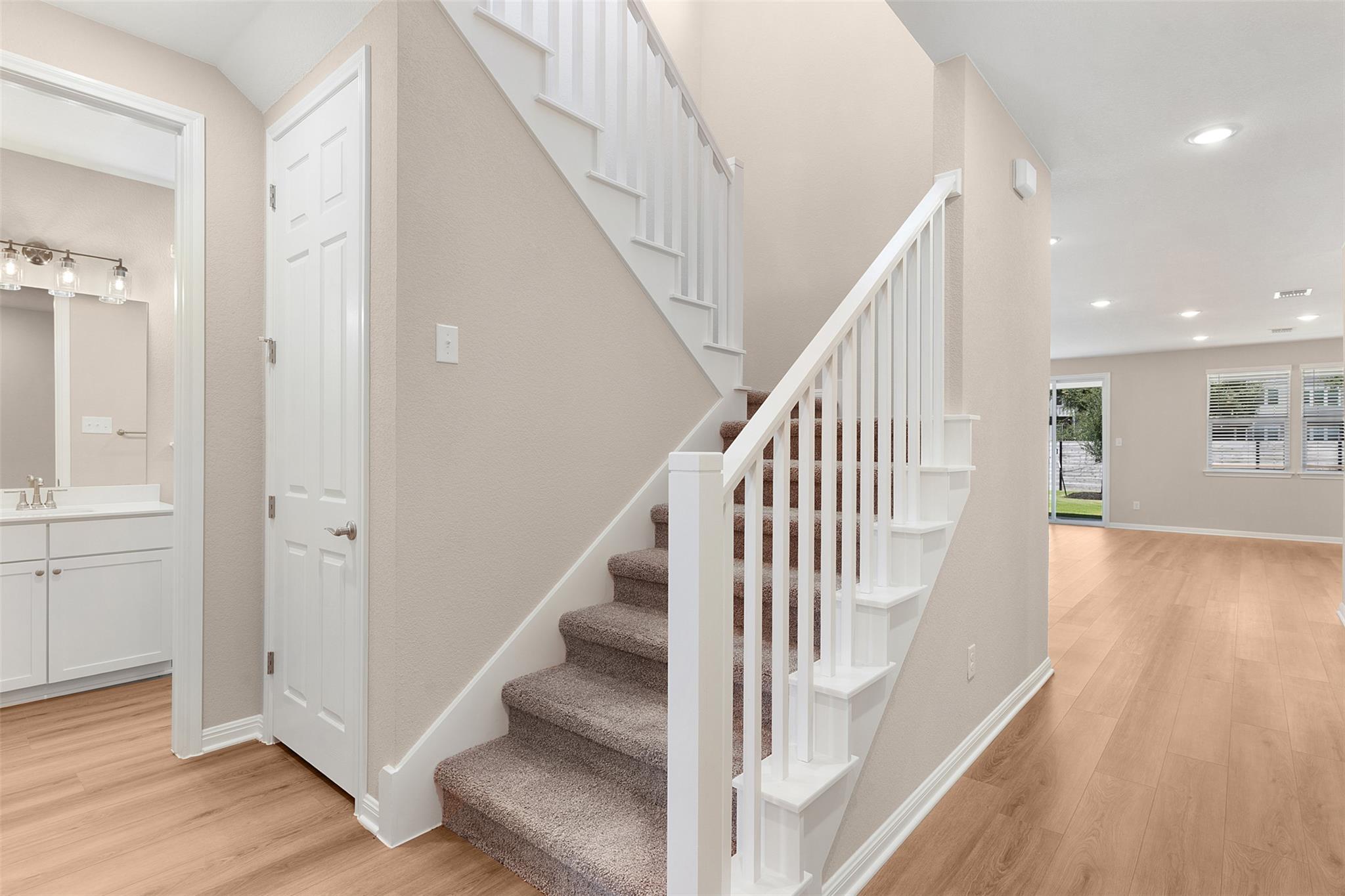 540 Raleigh Dr Property Photo 5