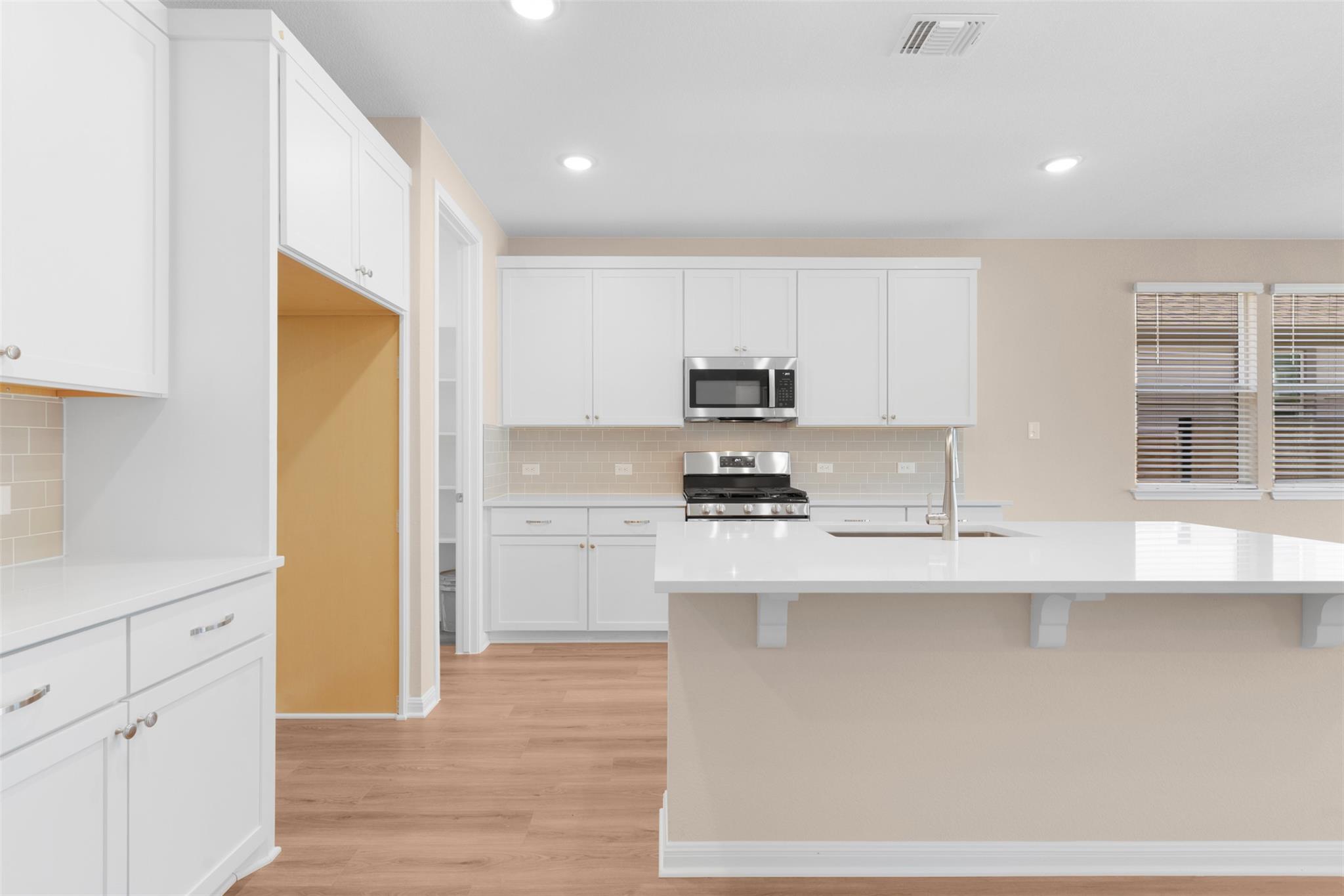 540 Raleigh Dr Property Photo 6