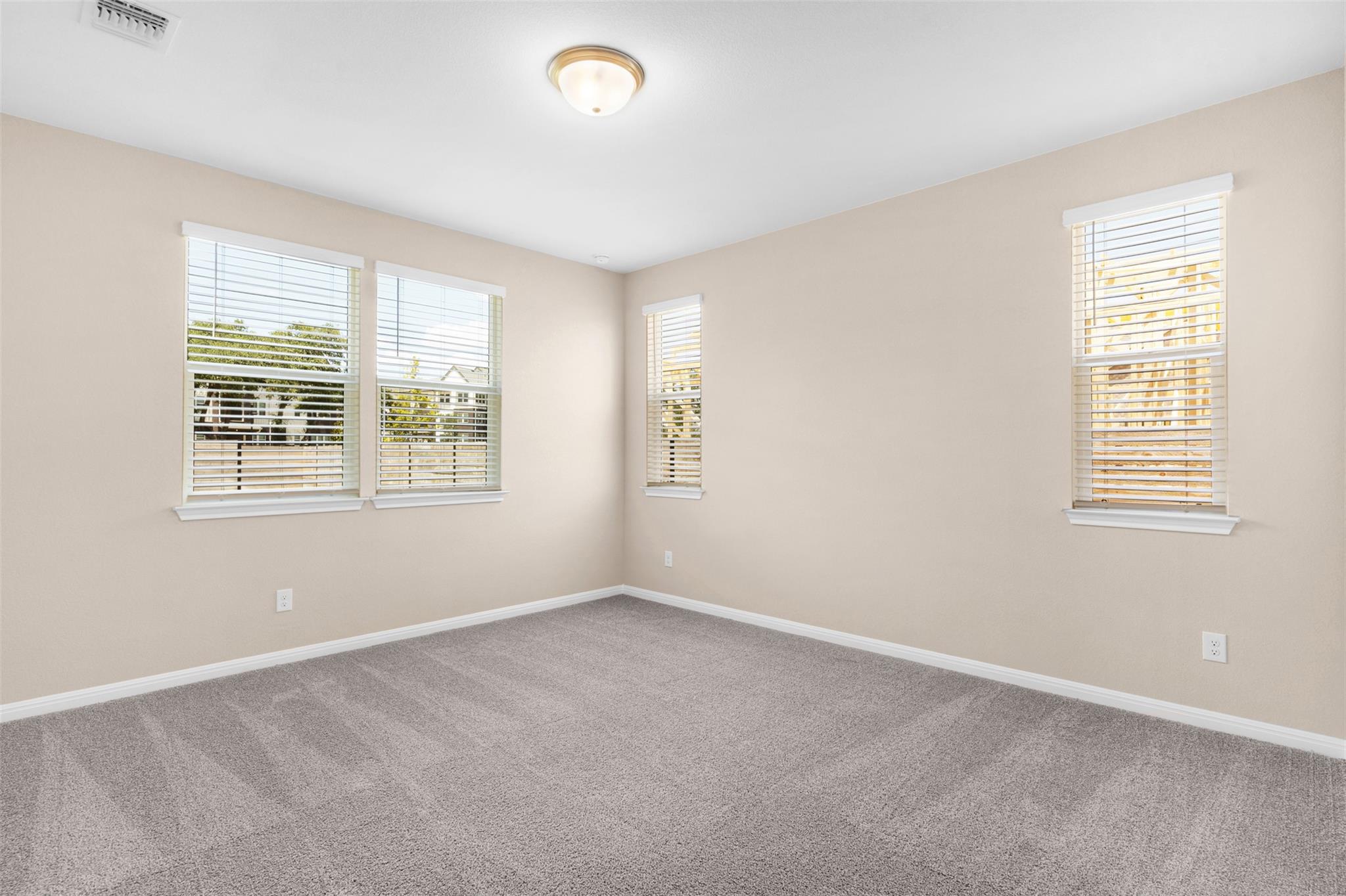 540 Raleigh Dr Property Photo 13