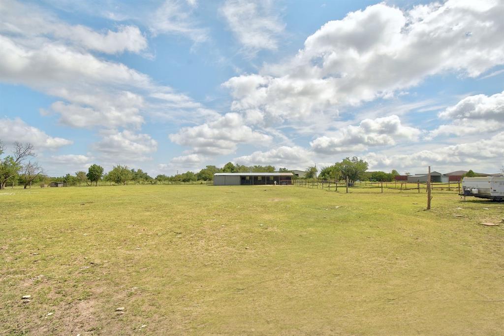 105 Deep Lake Cir Property Photo 4