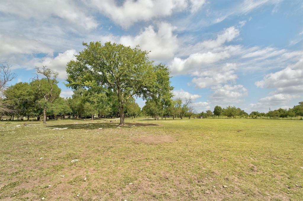 105 Deep Lake Cir Property Photo 5