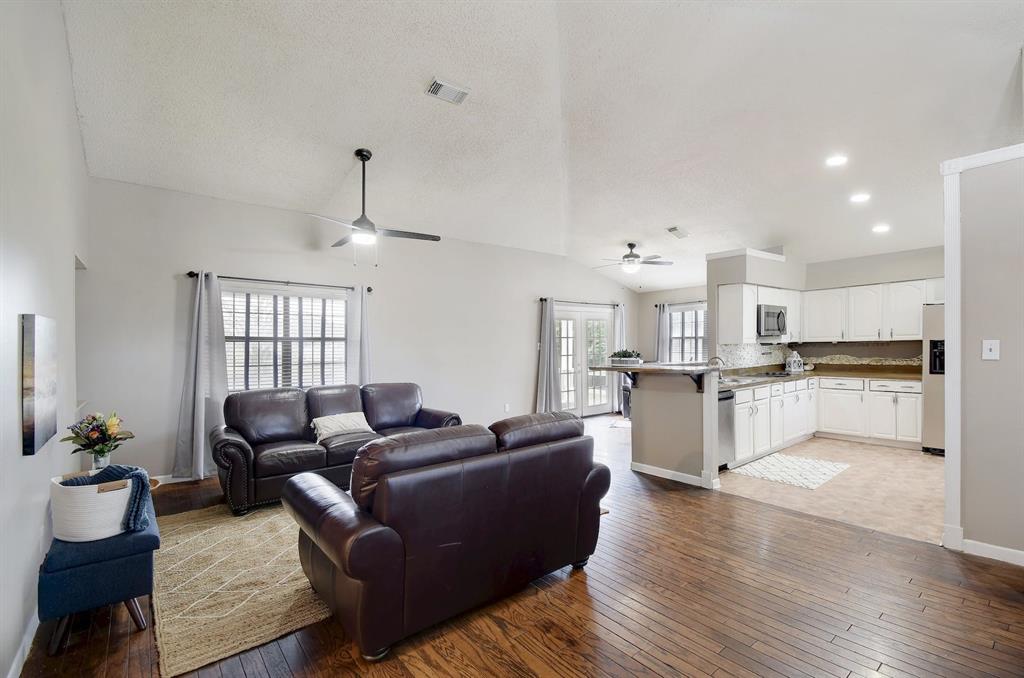105 Deep Lake Cir Property Photo 8