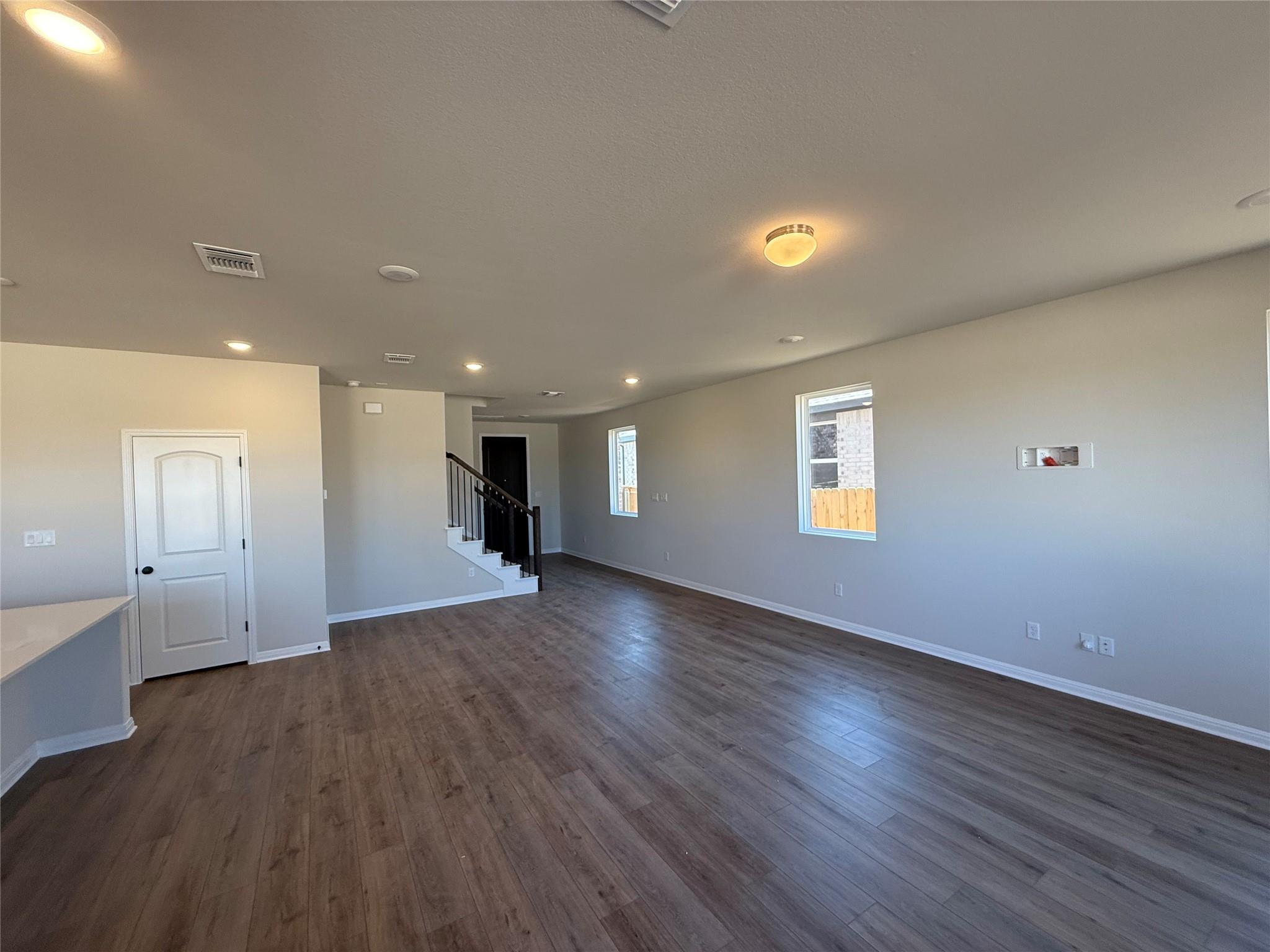 404 Possumhaw Ln Property Photo 8