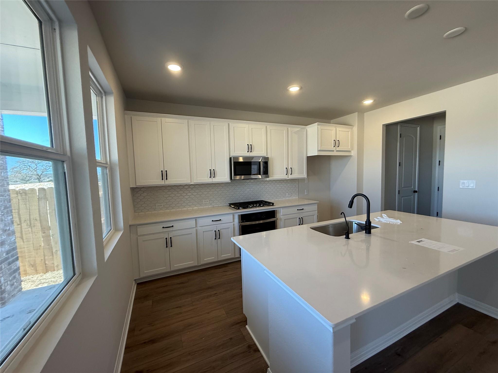 404 Possumhaw Ln Property Photo 11