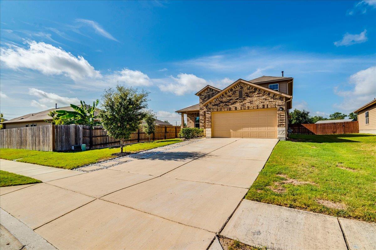 121 Coleto Creek Loop Property Photo 4