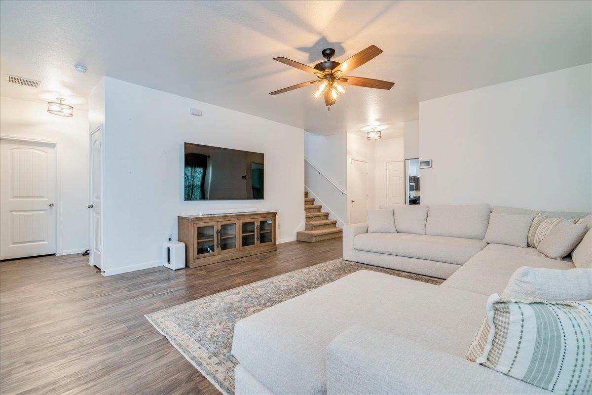 121 Coleto Creek Loop Property Photo 7