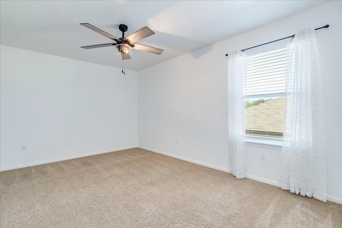 121 Coleto Creek Loop Property Photo 25