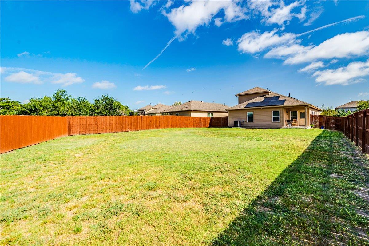 121 Coleto Creek Loop Property Photo 31
