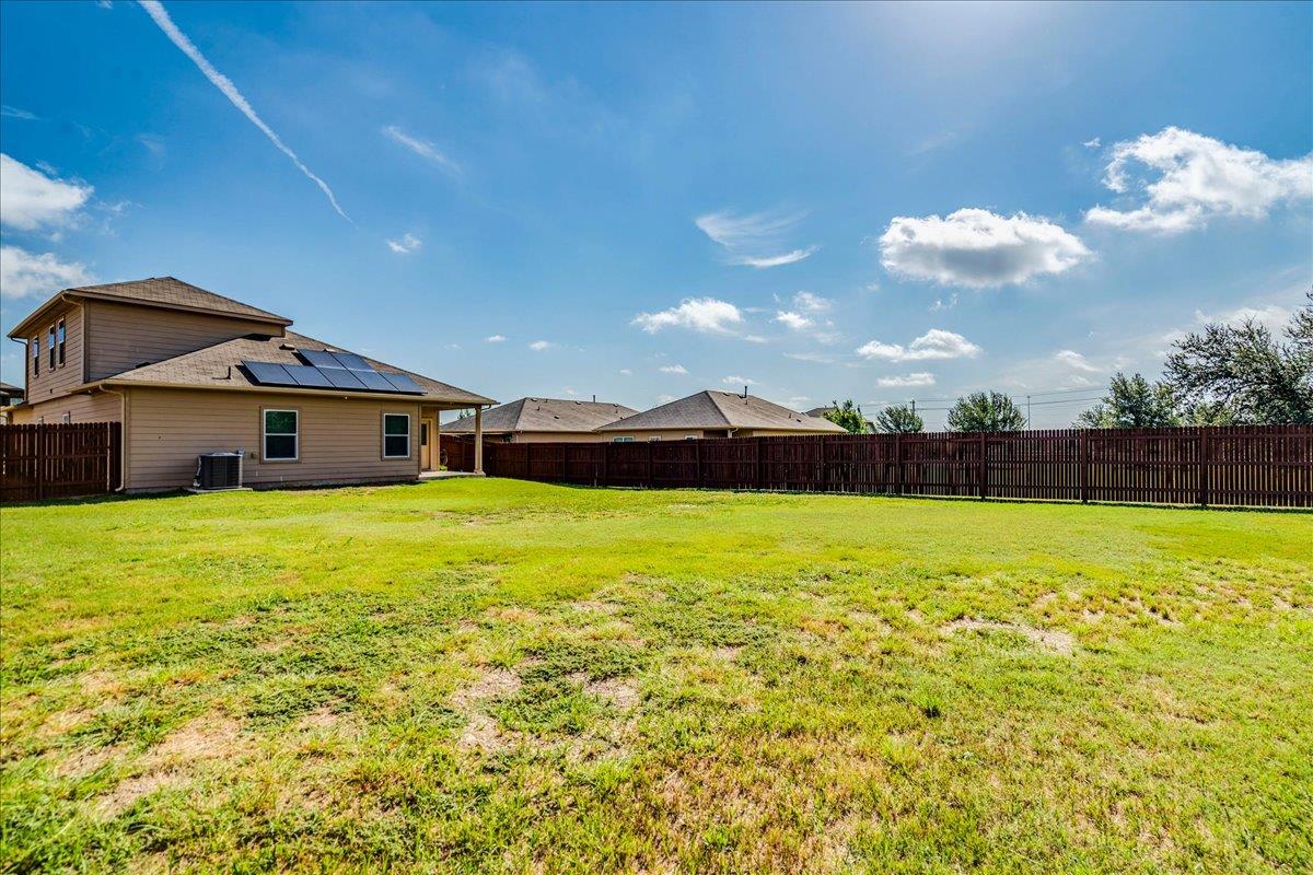 121 Coleto Creek Loop Property Photo 32