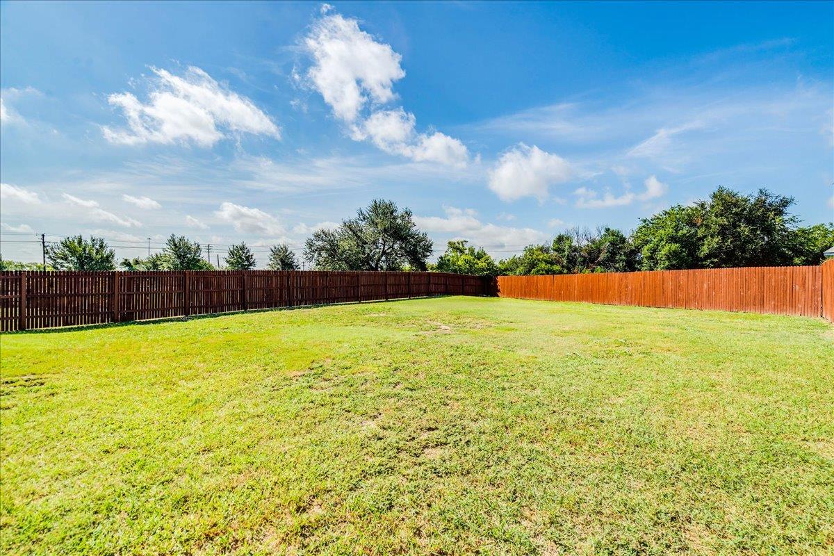 121 Coleto Creek Loop Property Photo 33