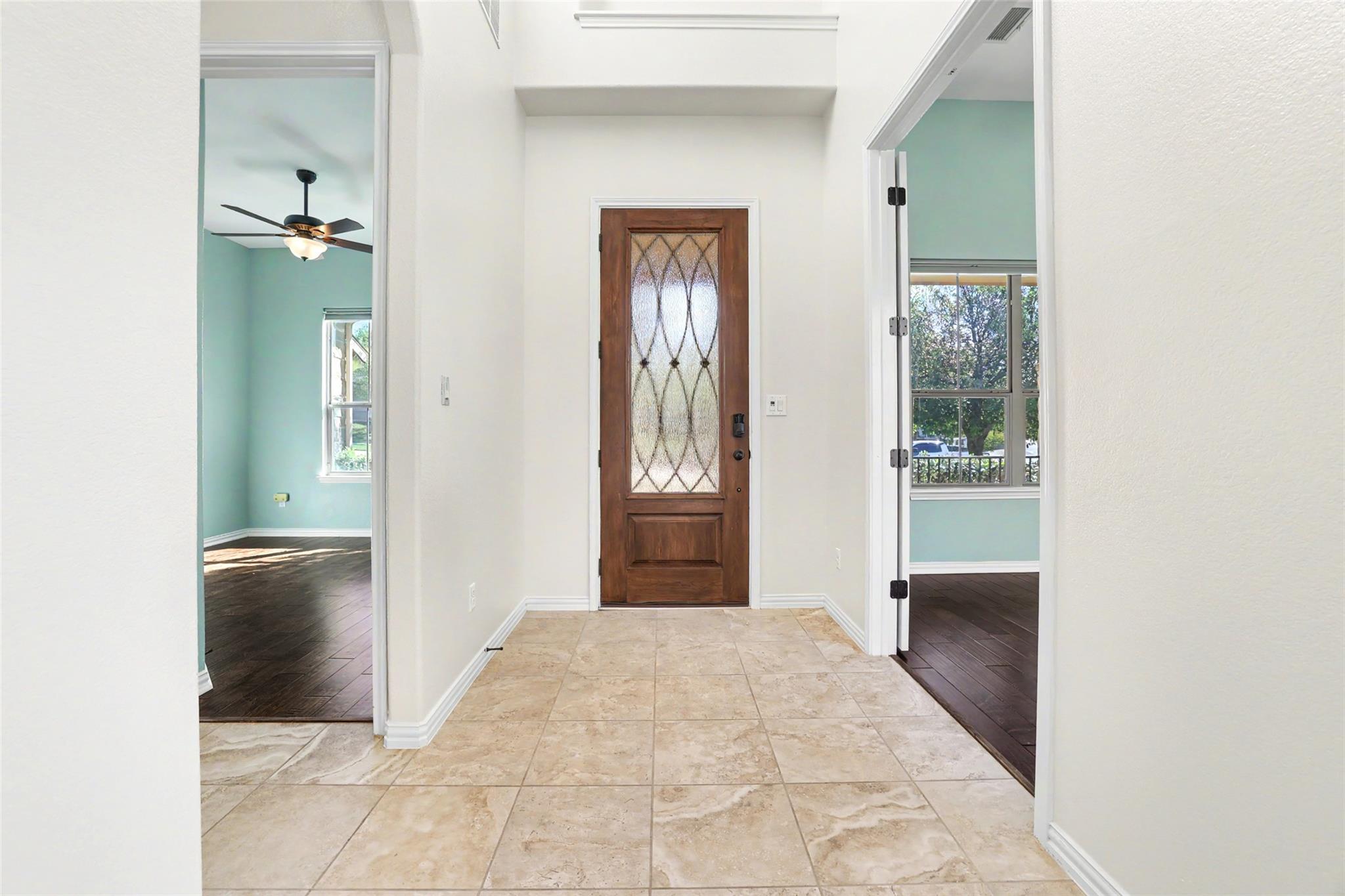 1020 Winding Way Dr Property Photo 3