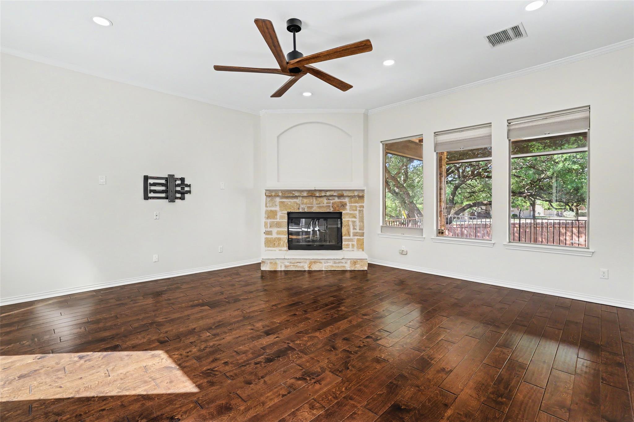 1020 Winding Way Dr Property Photo 8