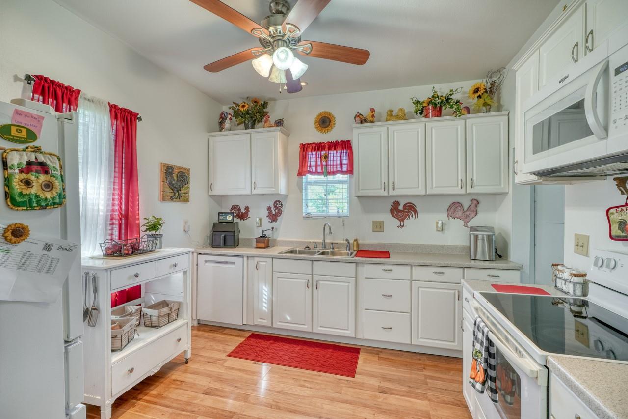 12222 N Fm 487 Property Photo 9