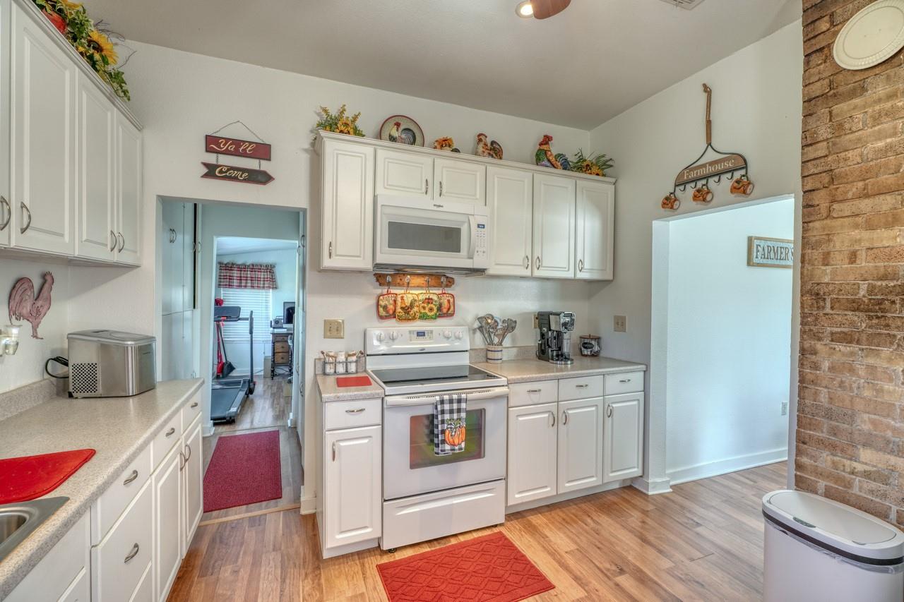 12222 N Fm 487 Property Photo 10