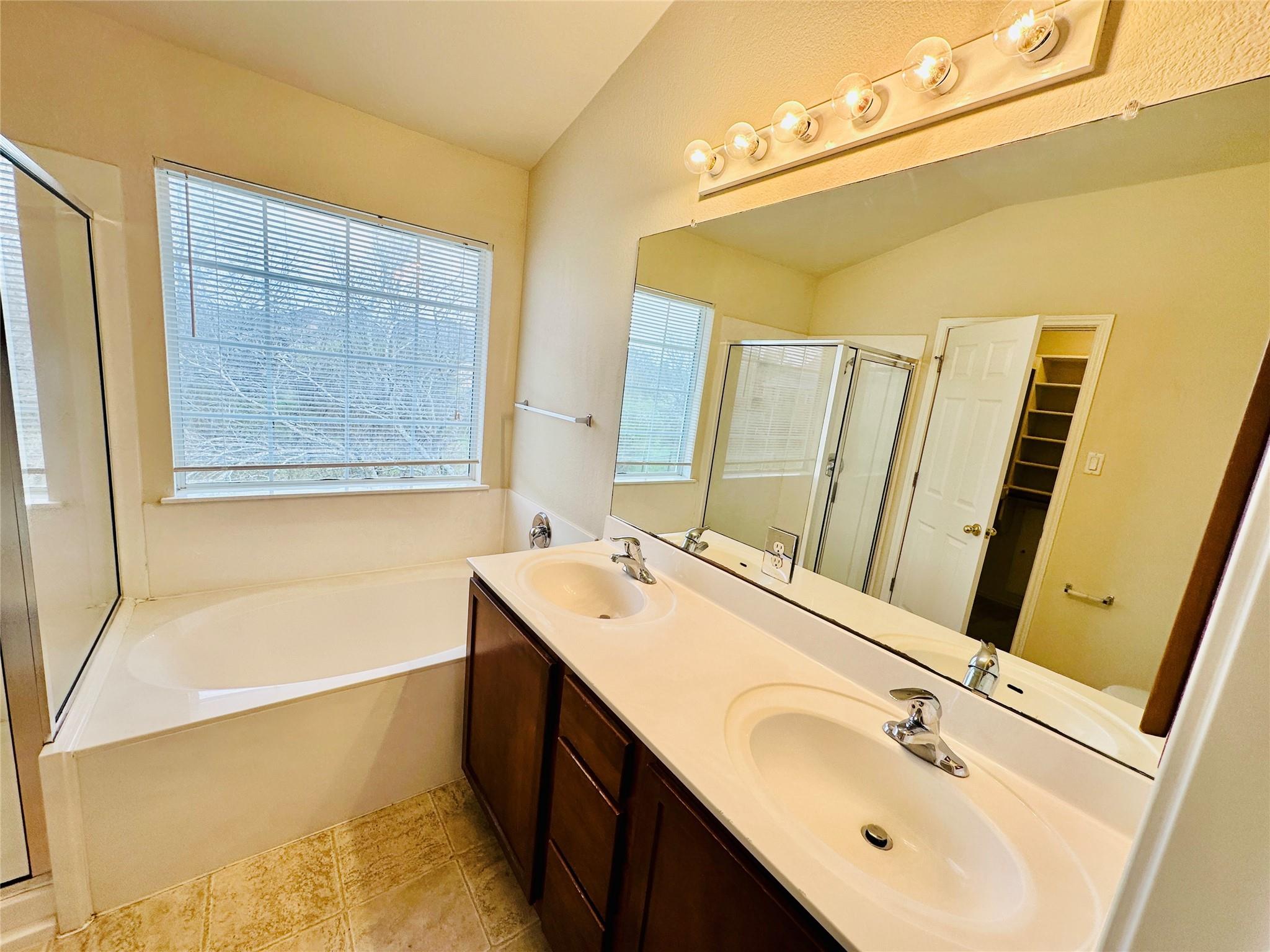 16216 Castletroy Dr Property Photo 20