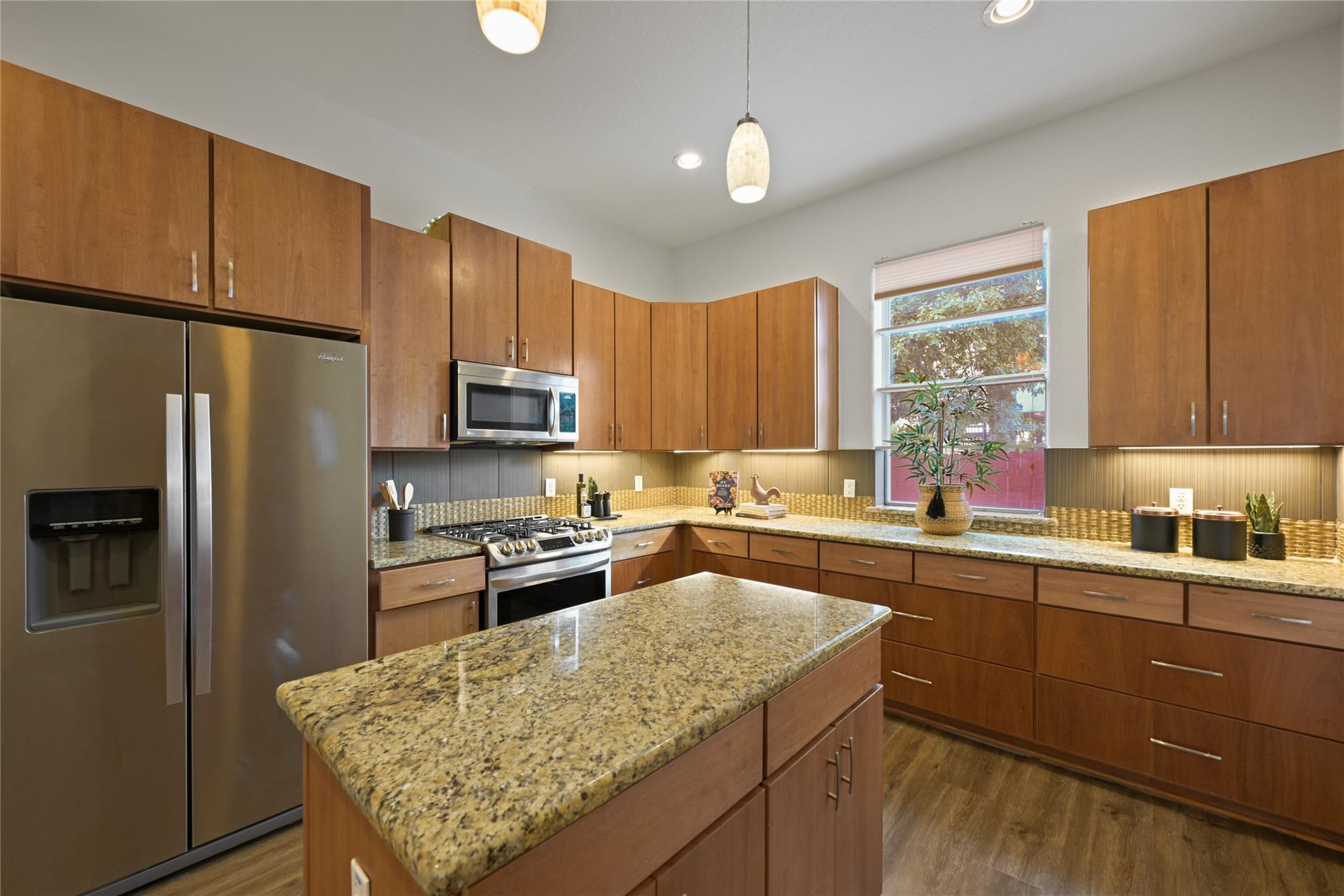 1612 S 3rd St #b Property Photo 15