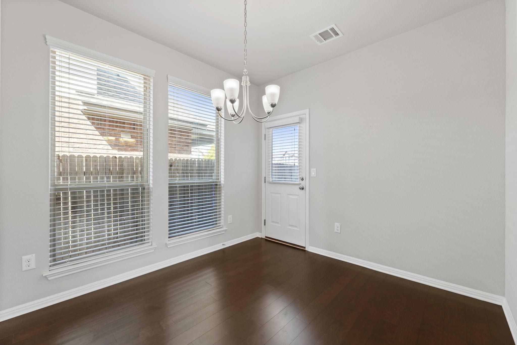 3240 E Whitestone Blvd #80 Property Photo 8