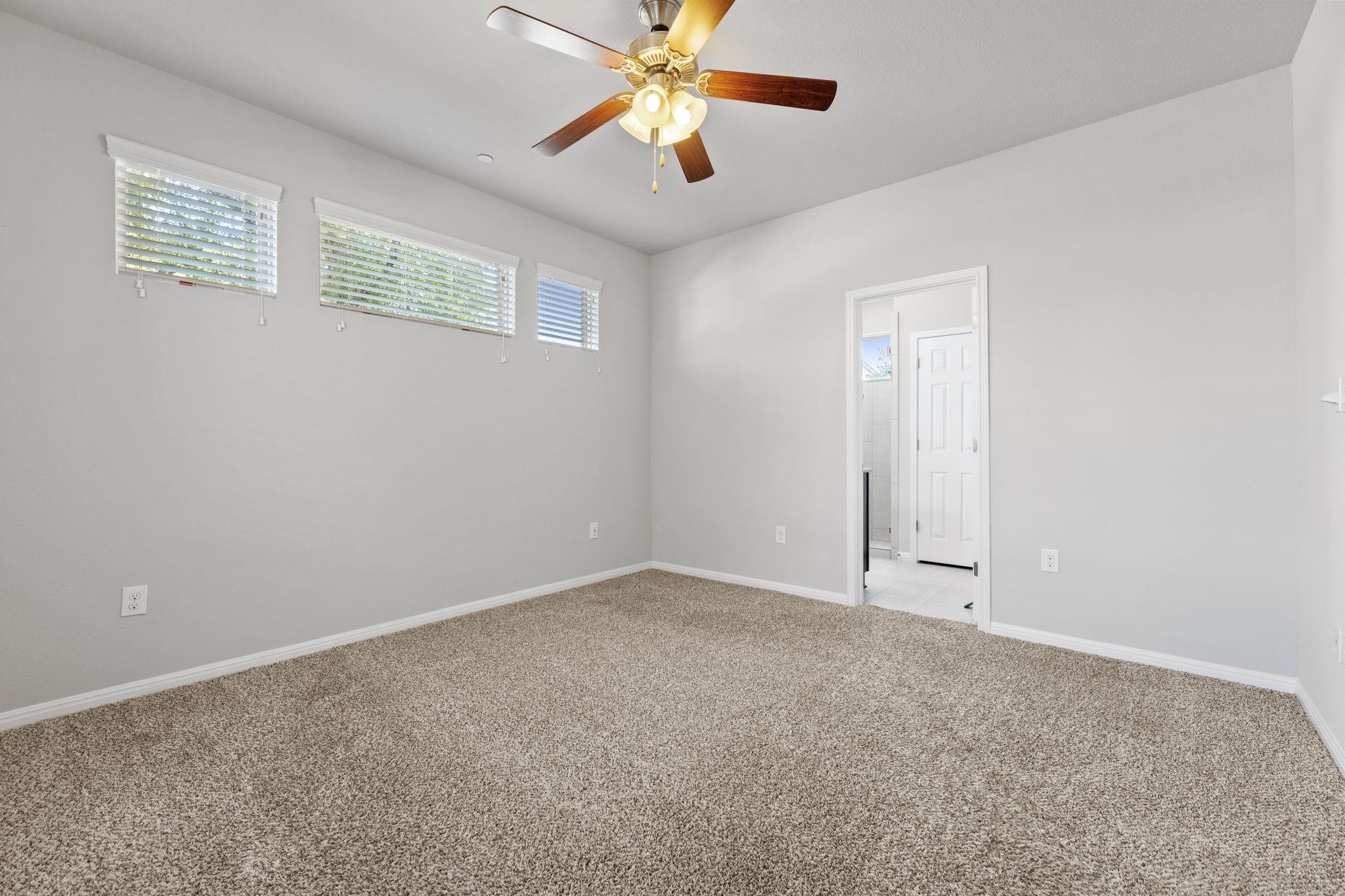 3240 E Whitestone Blvd #80 Property Photo 9