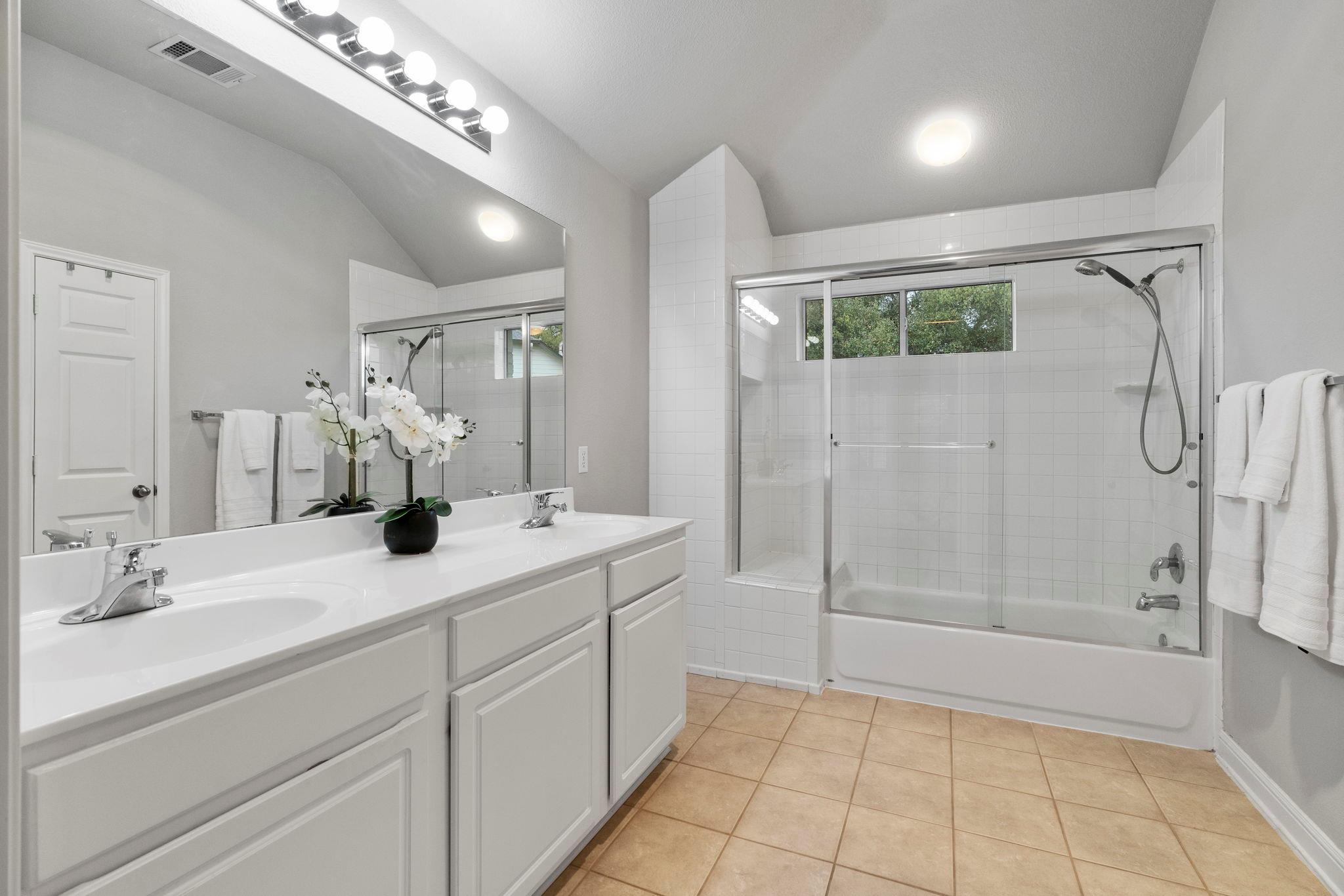 4500 Hibiscus Valley Dr Property Photo 6