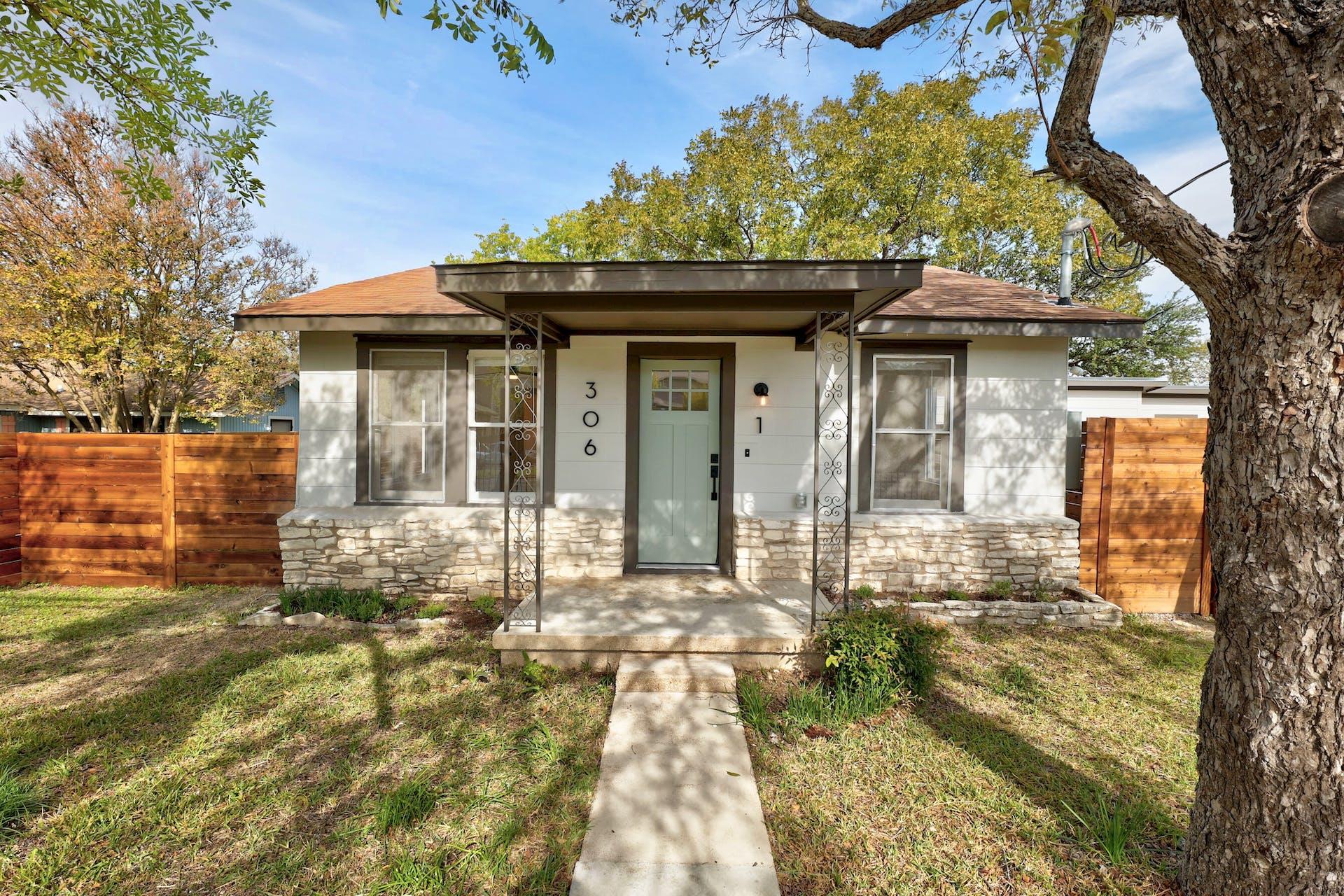 306 W Stassney Ln #1&2 Property Photo