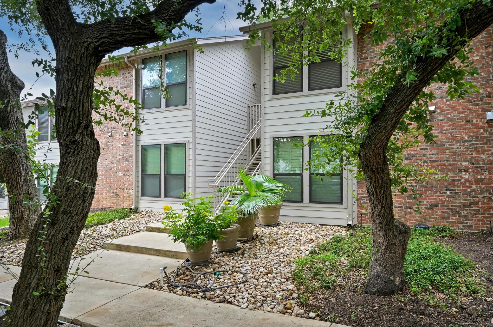 3839 Dry Creek Dr #207 Property Photo 1
