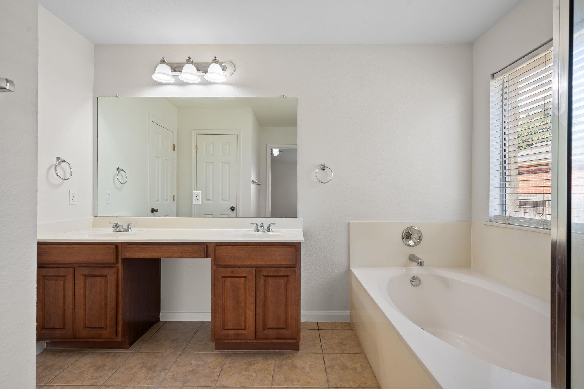 882 Shadow Creek Blvd Property Photo 17