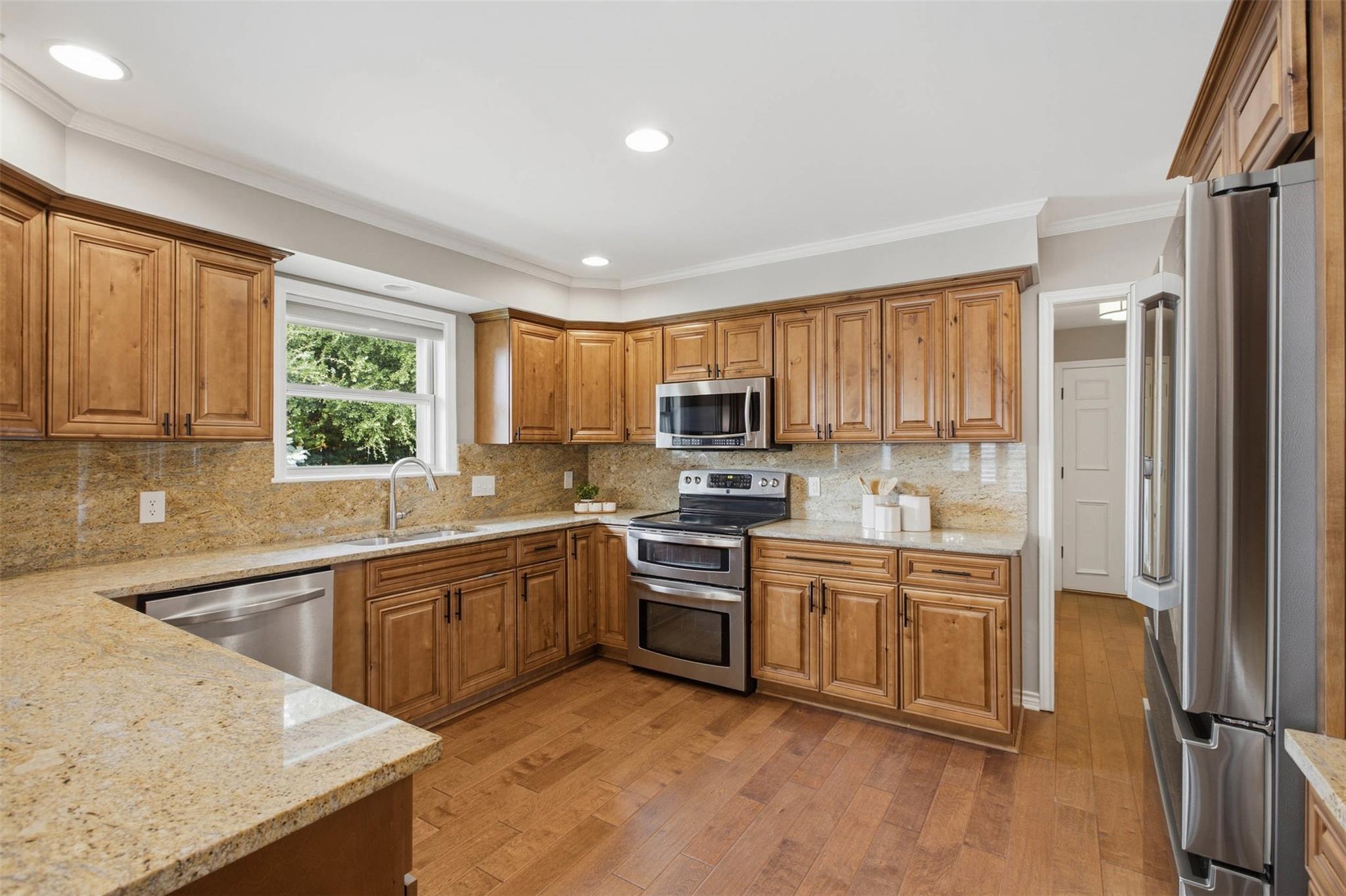 105 Tallstar Dr Property Photo 3