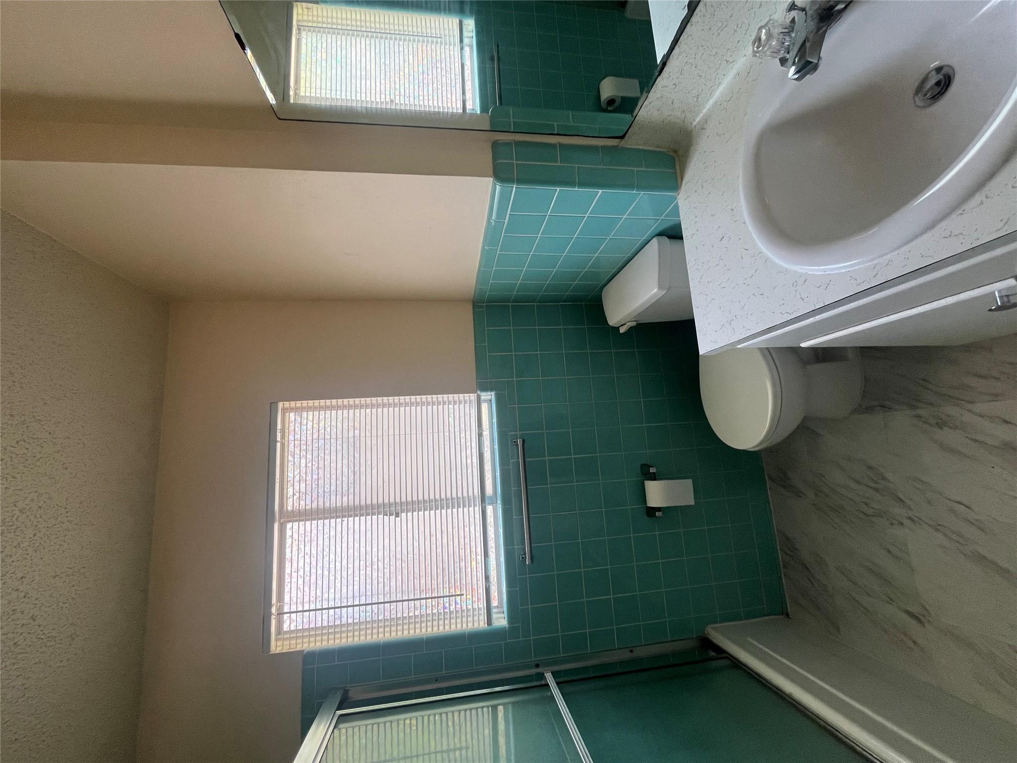 208 E 31st St #5 Property Photo 10