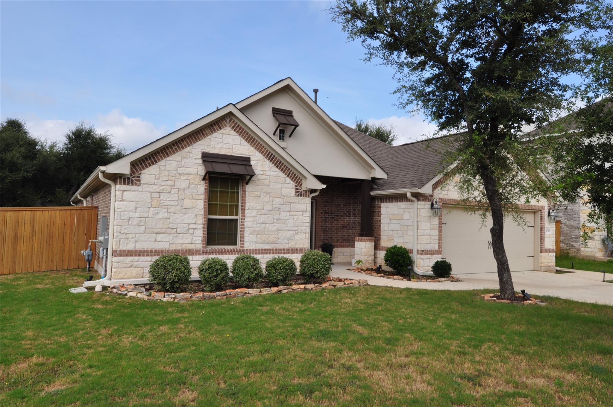 120 Sail Wind Way Property Photo 1