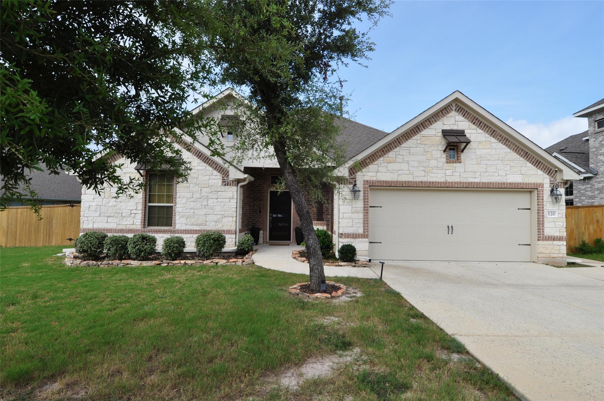 120 Sail Wind Way Property Photo 5