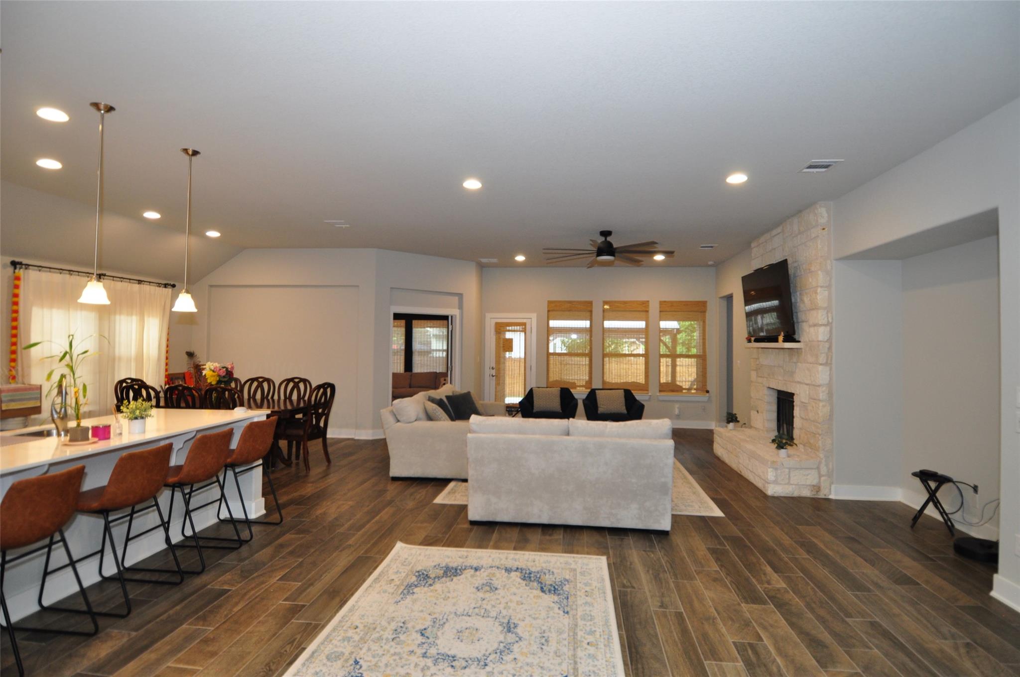 120 Sail Wind Way Property Photo 6